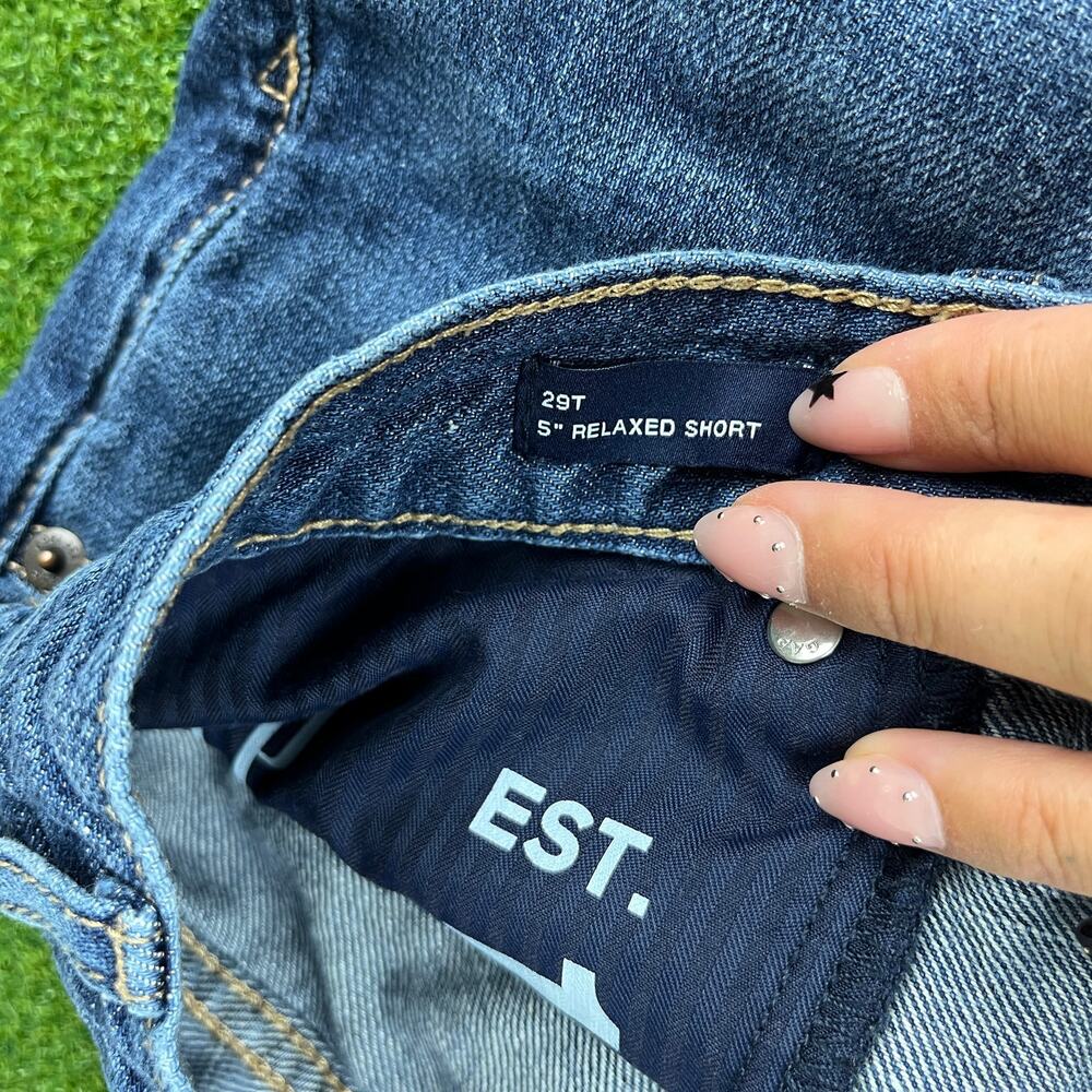 Gap Stone Wash Denim High Rise 5" Relaxed Jean Short 29T - Picture 3 of 5